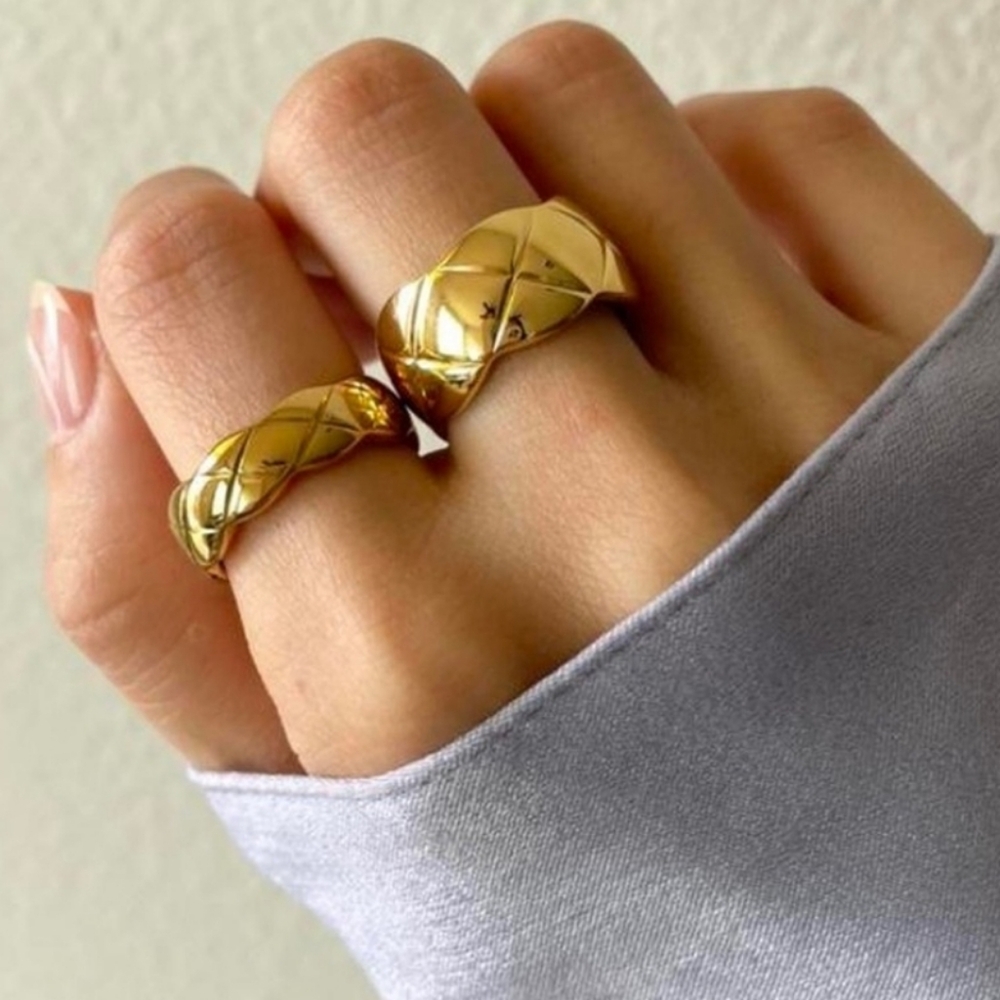 18k gold plated Crush Diagonal Cross ring - Picture 6 of 7